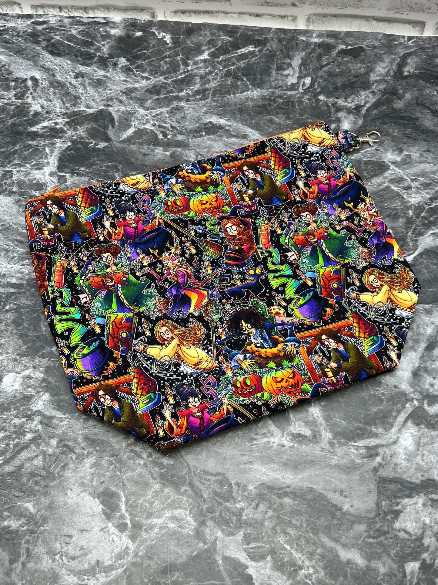 Hocus Pocus but make it Burton wedge bag