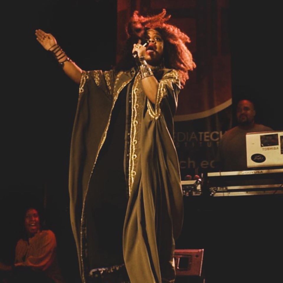 Zemira Israel performing