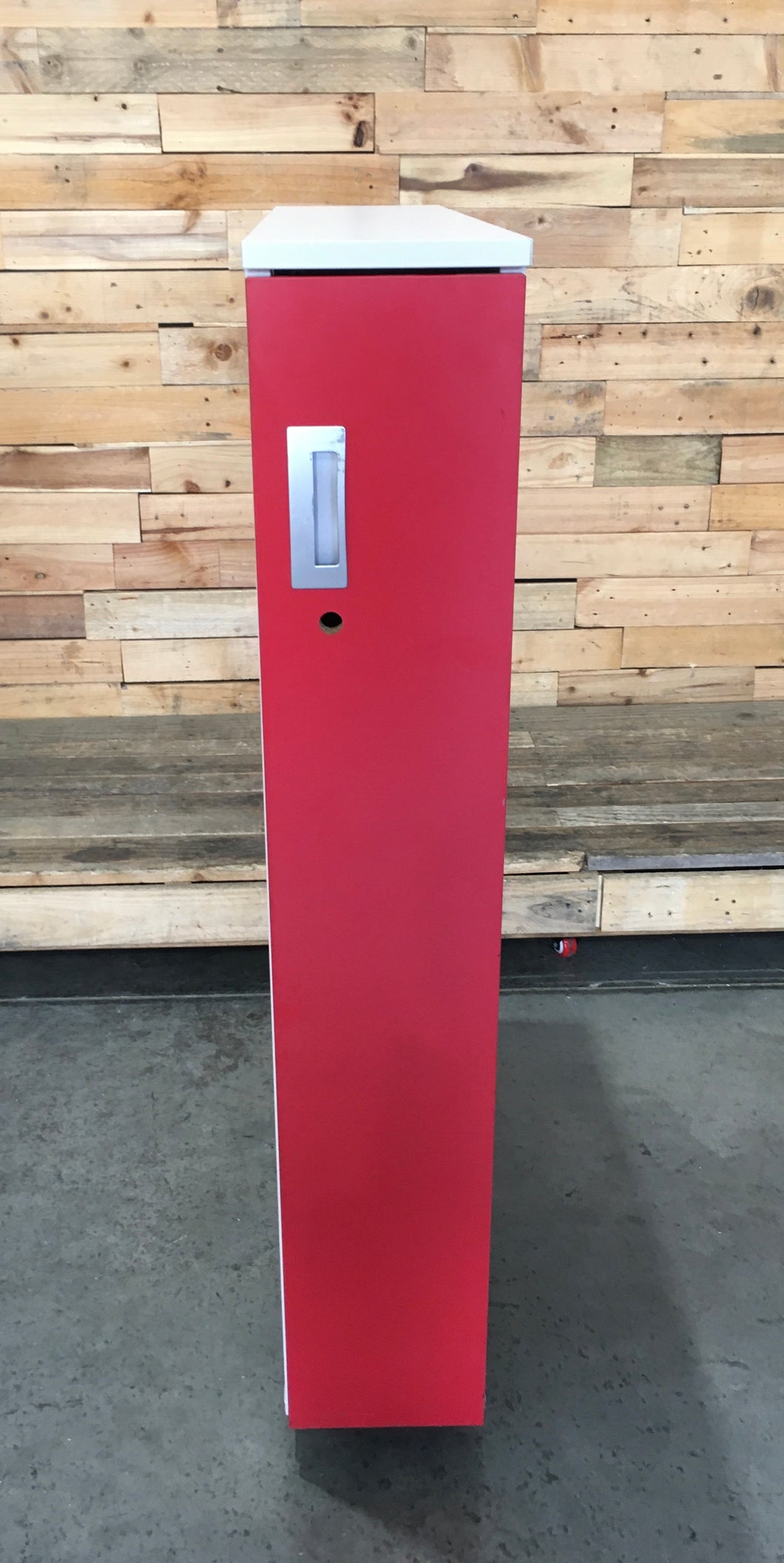Small Red Locker & Shelf without Keyhole