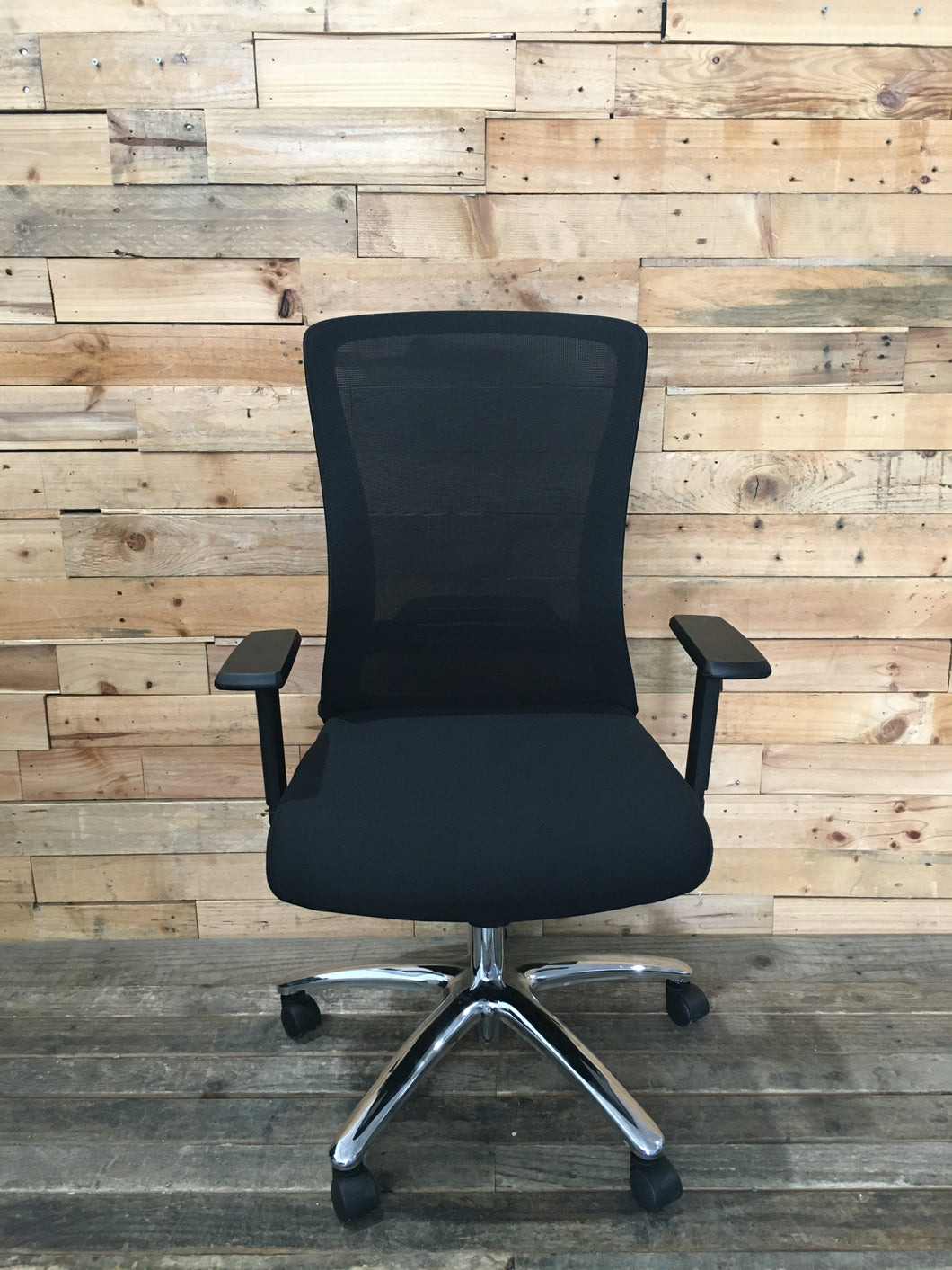 Black Mesh Back Office Chair with Armrests