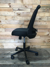 Load image into Gallery viewer, Small Black Mesh Office Chair