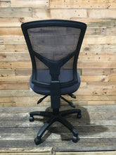 Load image into Gallery viewer, Black and Grey Padded Mesh Back Office Chair