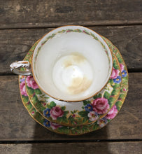 Load image into Gallery viewer, Paragon Fine Bone China Tea Cup Set