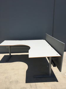 Corner Office Desk with Partition