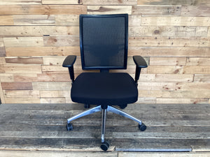 Black Mesh Back Office Chair With Armrest