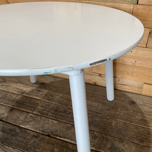 White small round table