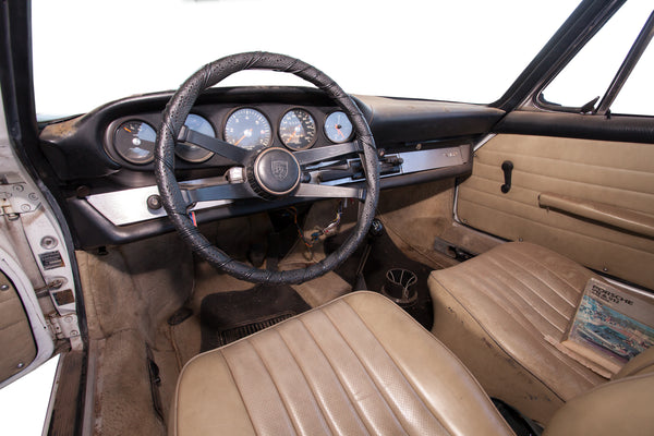 Porsche 912 1968 interior 