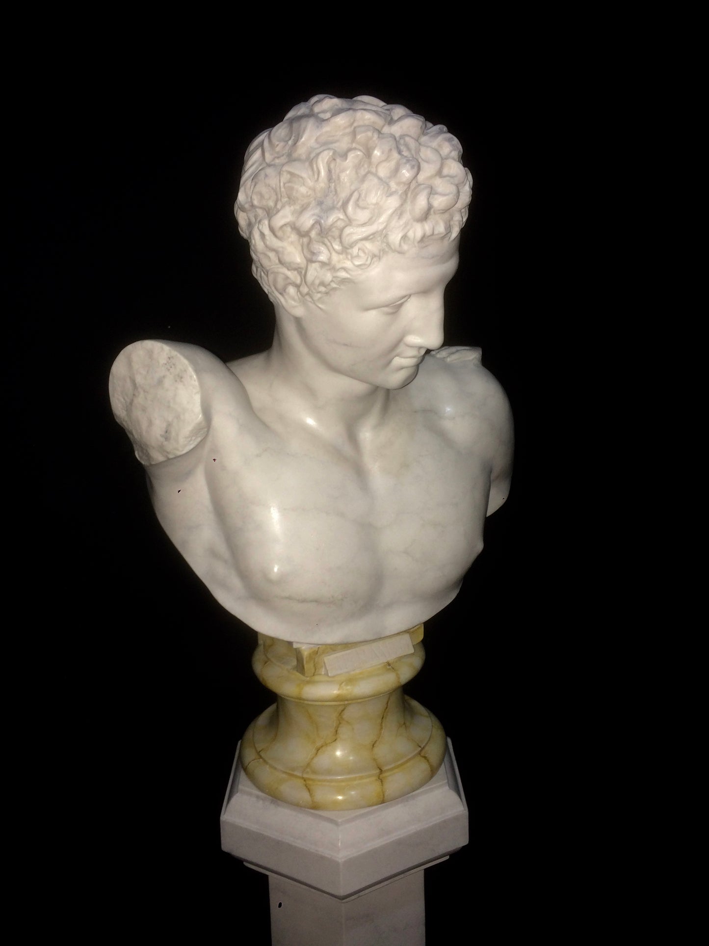Hermes Finely Finished