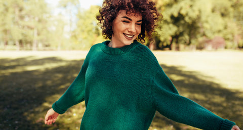 Woman with curly hair 