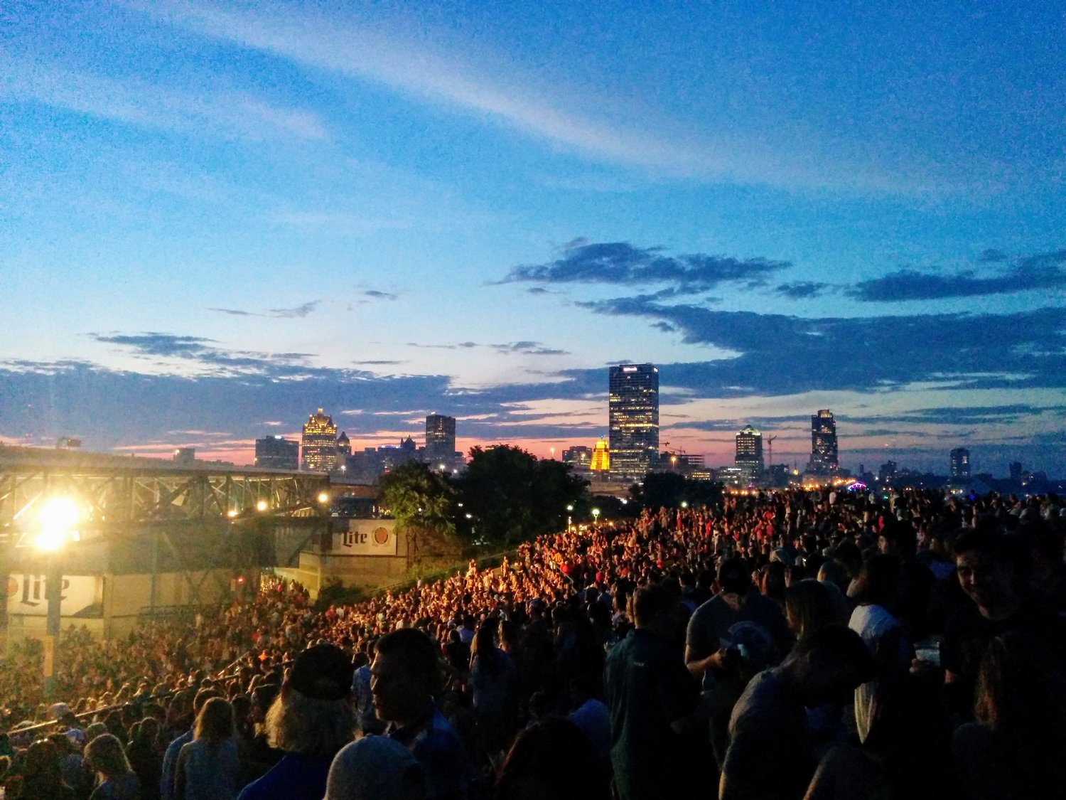 summerfest at night in milwaukee