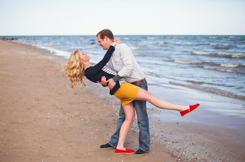 engagement photos lake michigan chicago illinois