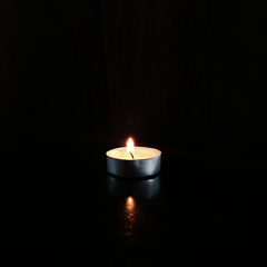 paraffin based tealight candle