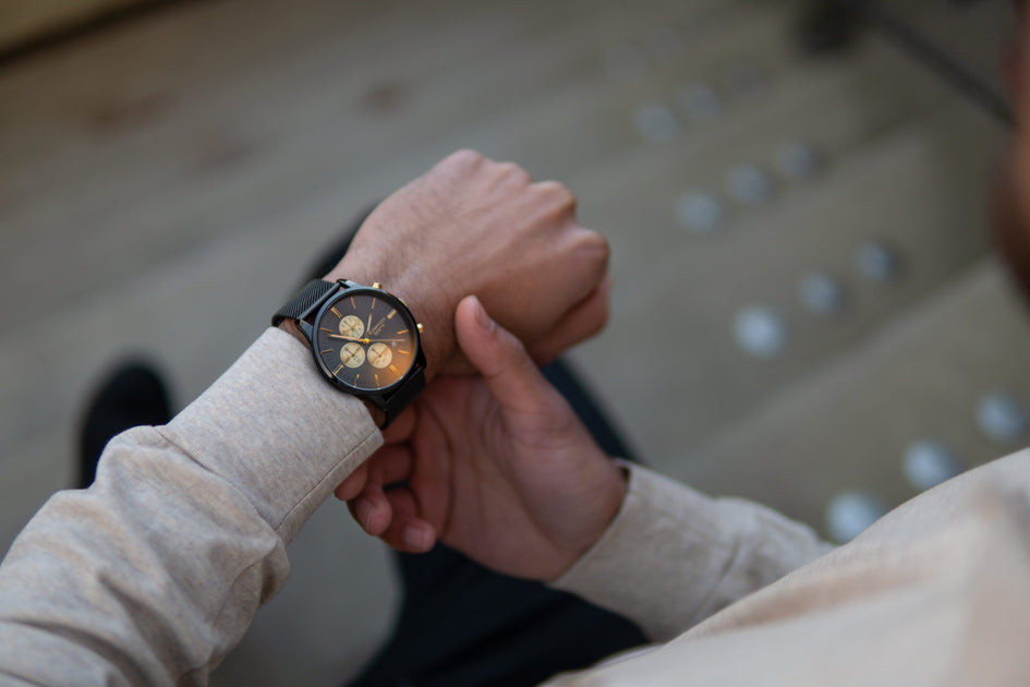 Hoe je een horloge op de manier? | Alexander Cortin