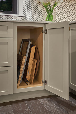 tray divider cabinet in kitchen