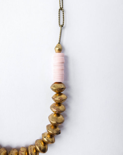 sulu-design pink necklace closeup left