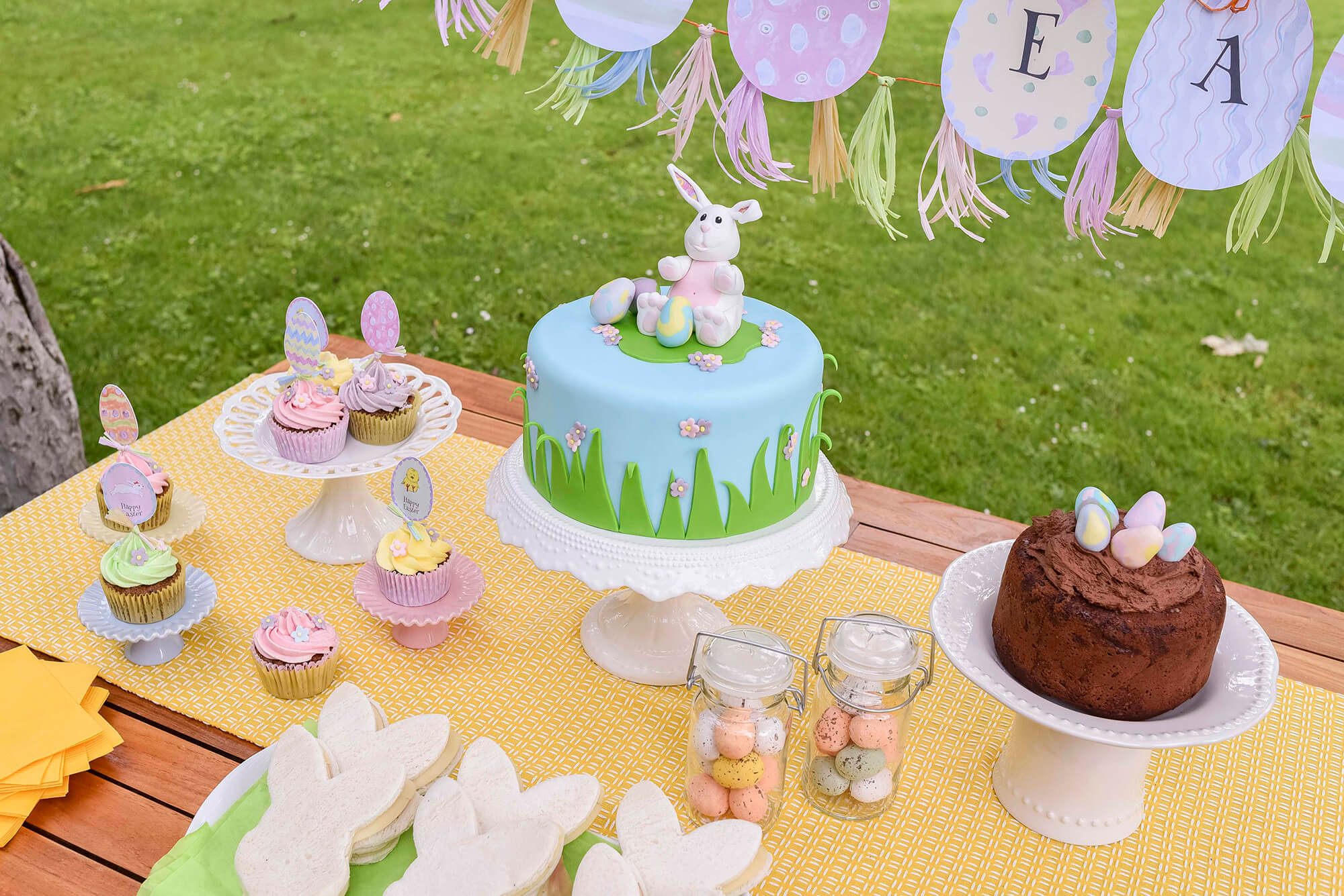 Easter-bunny-decorated-cake