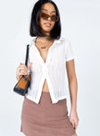 Top Sheer design Classic collar Button front fastening Good stretch