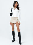 Long sleeve shirt Classic collar Button fastening at front Single button cuff Non-stretch