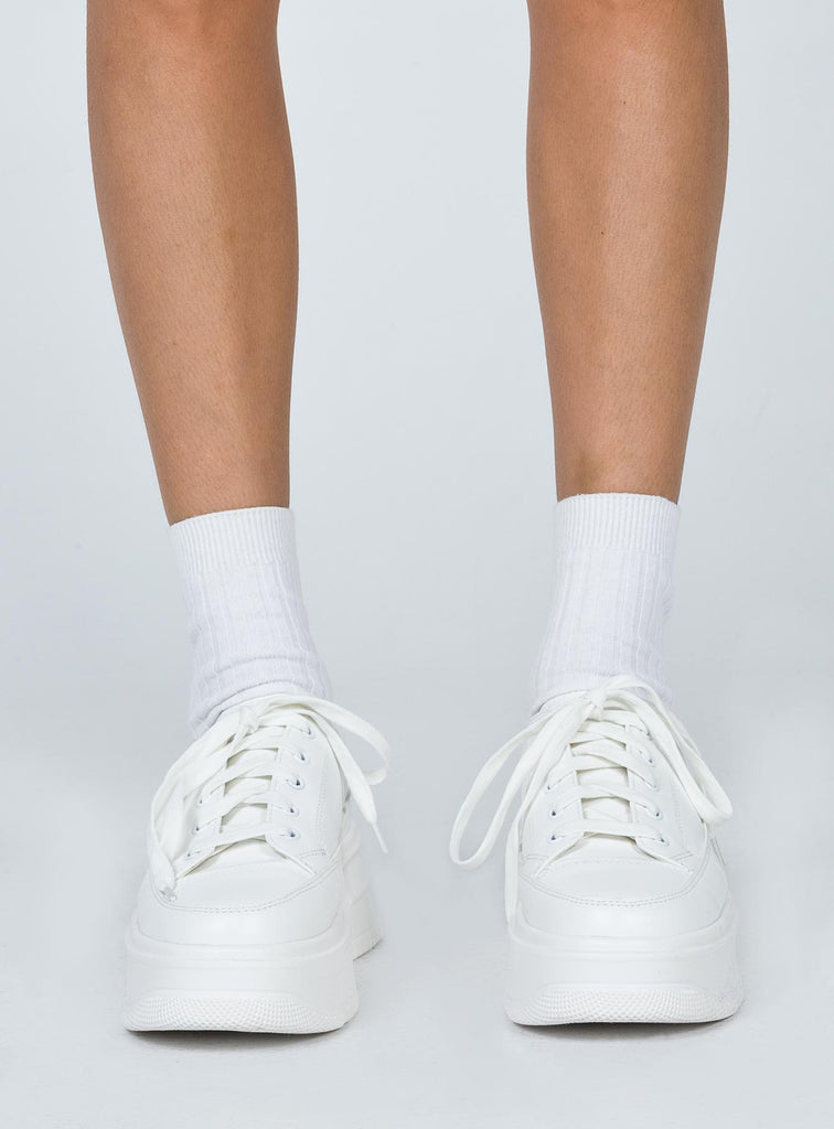 80s white sneakers