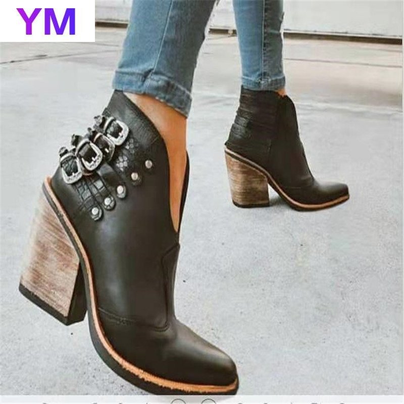 buckle fringe boots