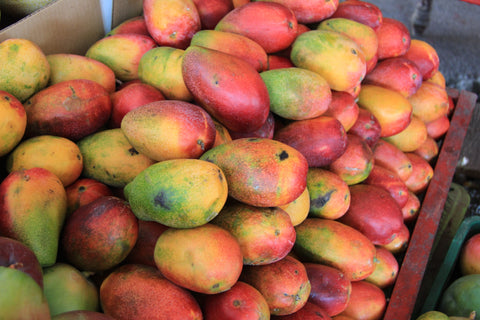 A pile of mangoes