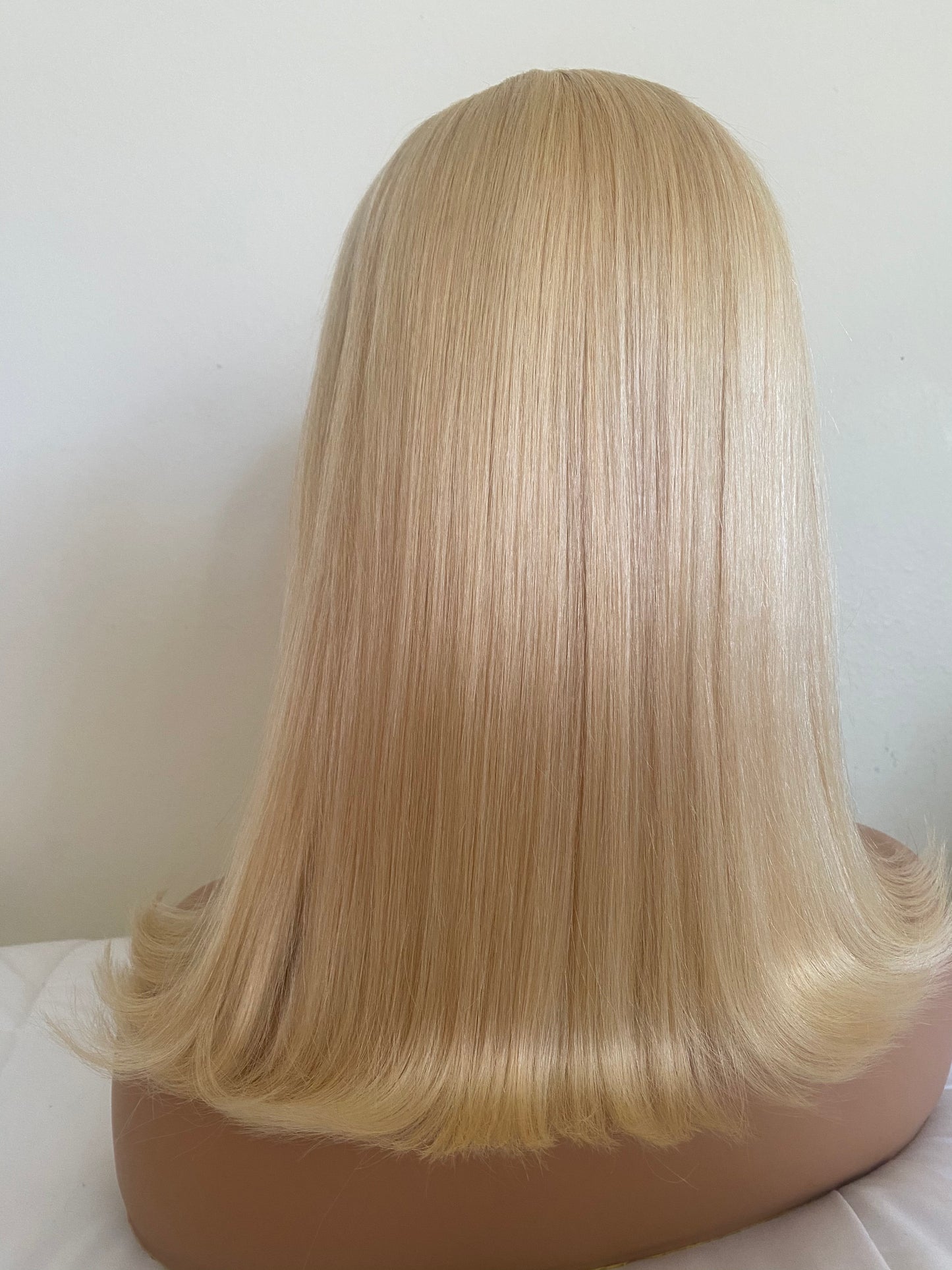 ‘AURORA’ 613 Straight Wig