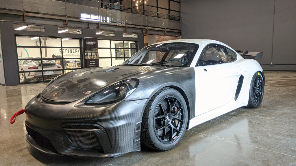 Porsche GT4 Clubsport MR carbon fiber lightweight polycarbonate glass