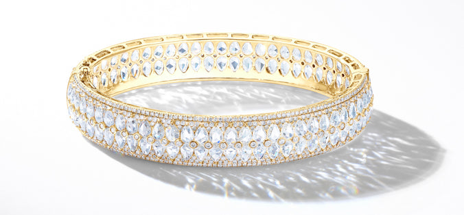 64Facets Linear Diamond Bangle with Pear-Shaped Diamonds in 18K Yellow Gold
