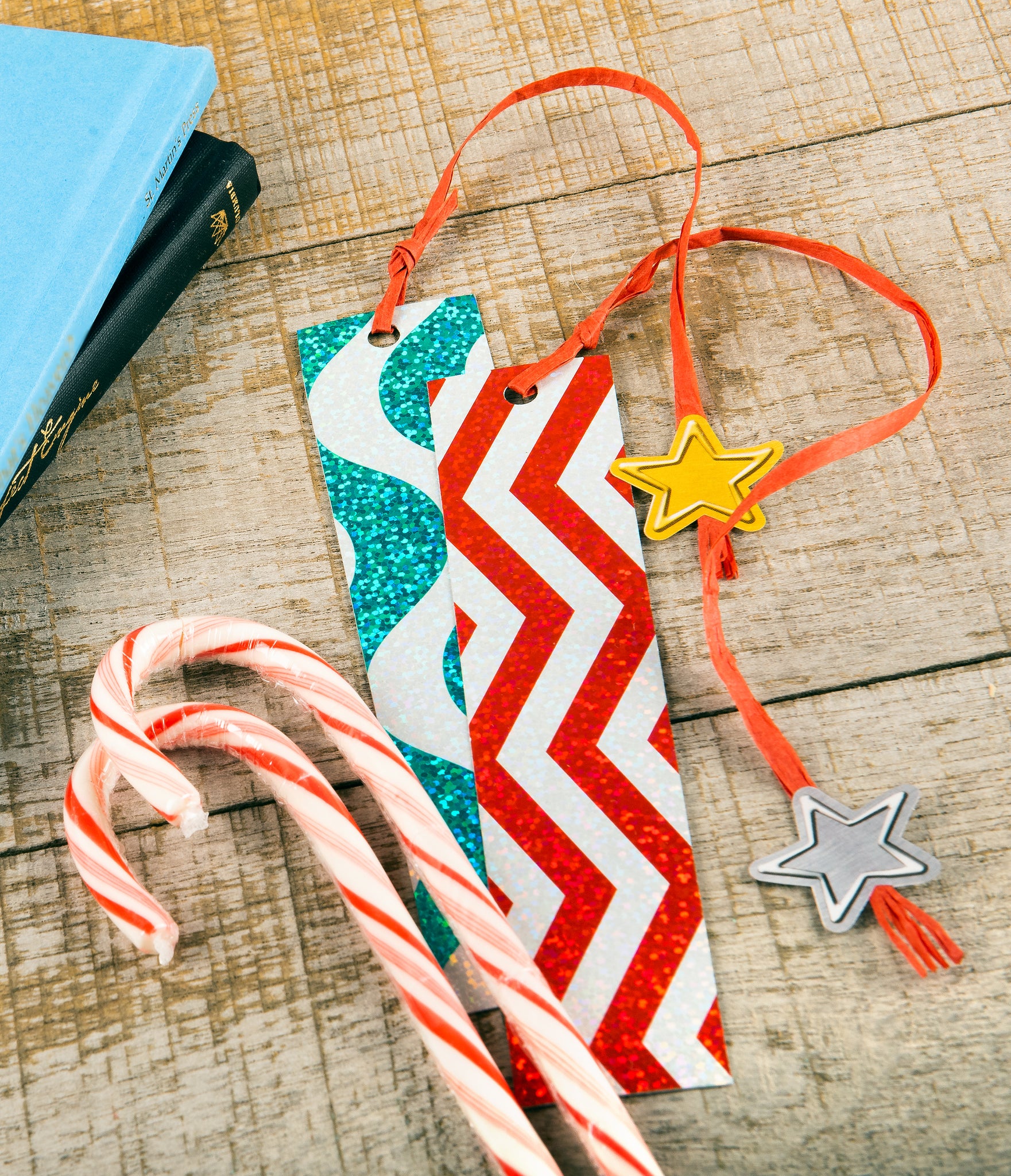 Easy kid Christmas bookmark art project school party craft