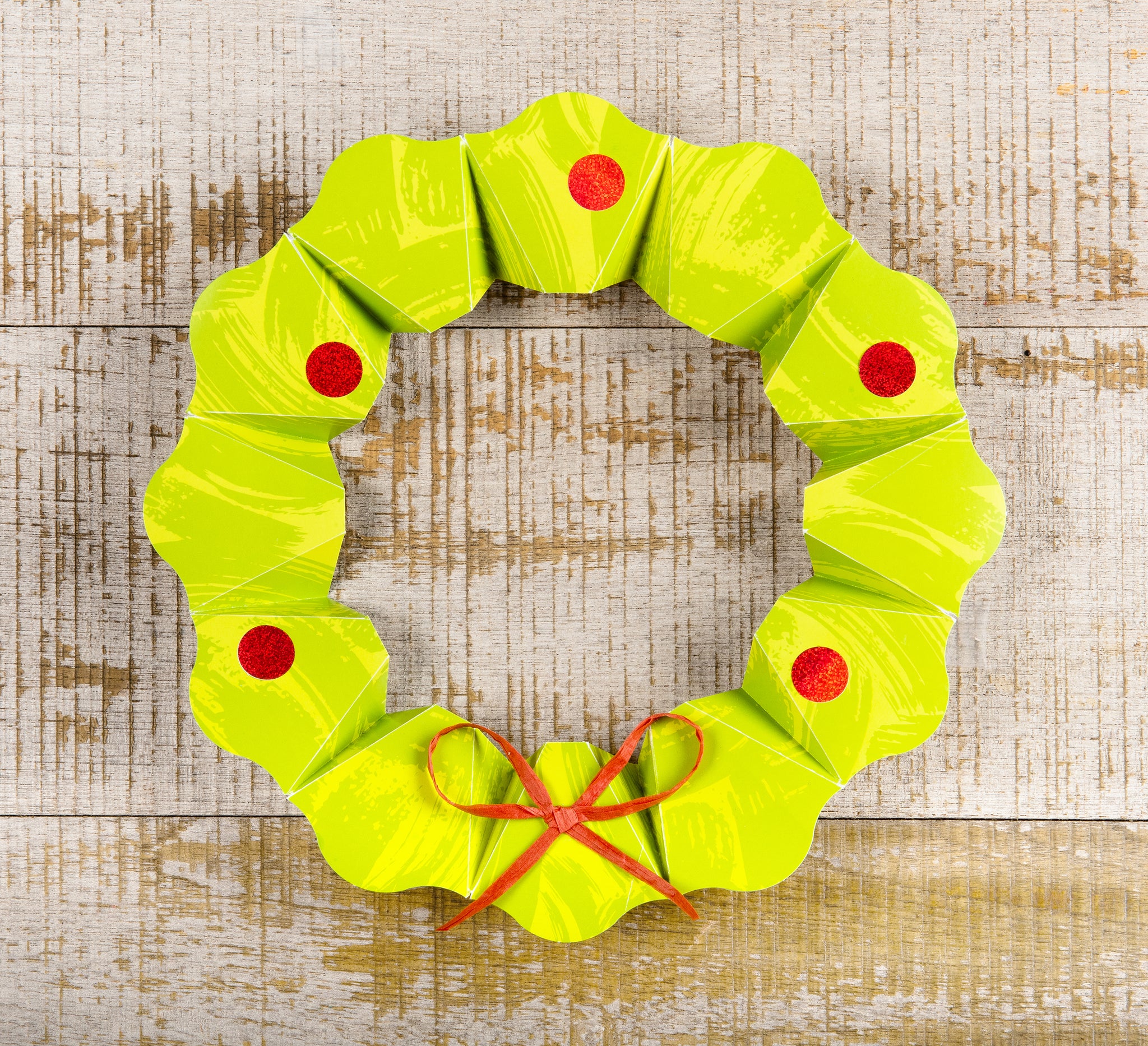 Easy kid Christmas wreath art project school party craft