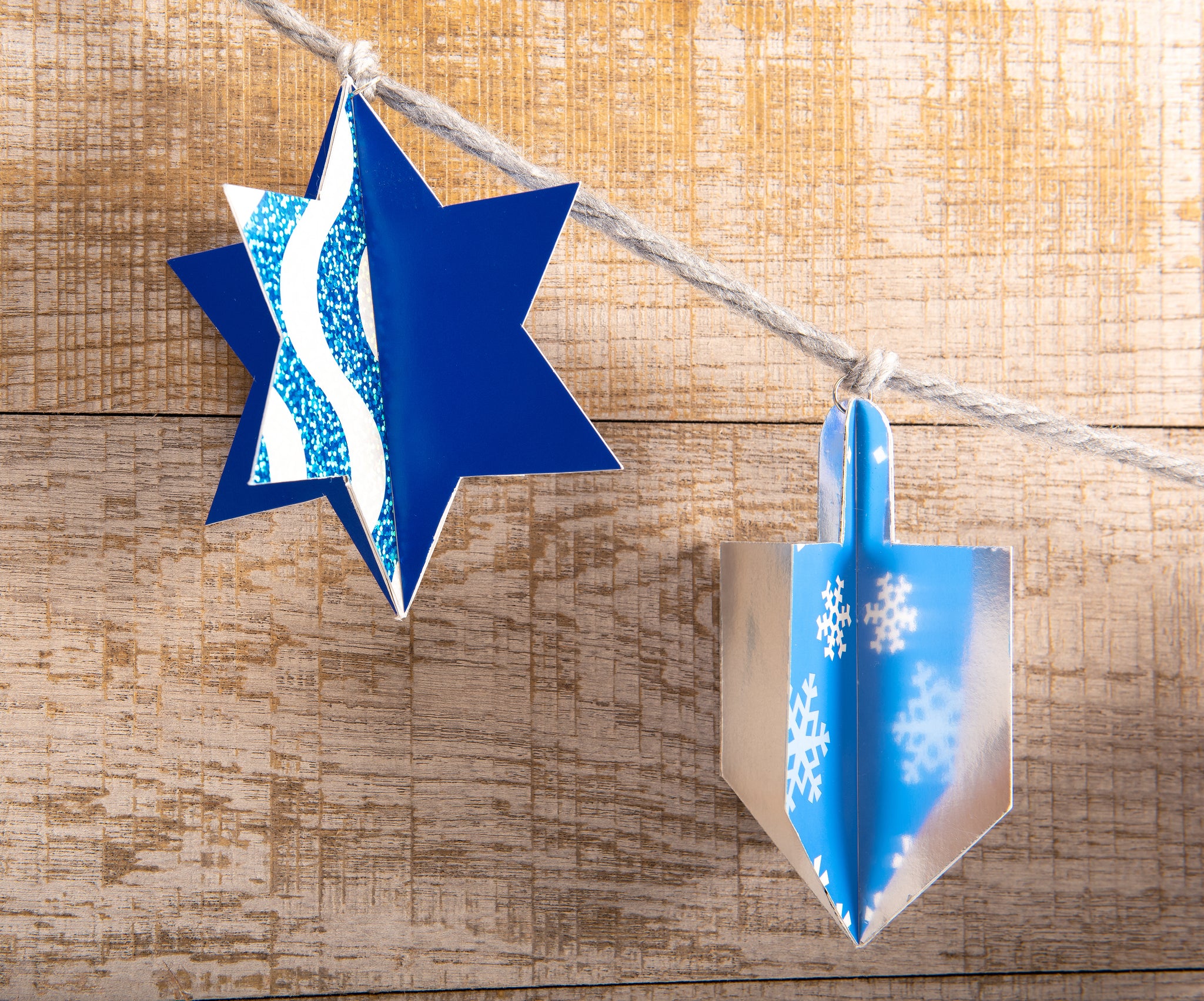 Dreidel and star of David Hanukkah garland DIY paper decoration