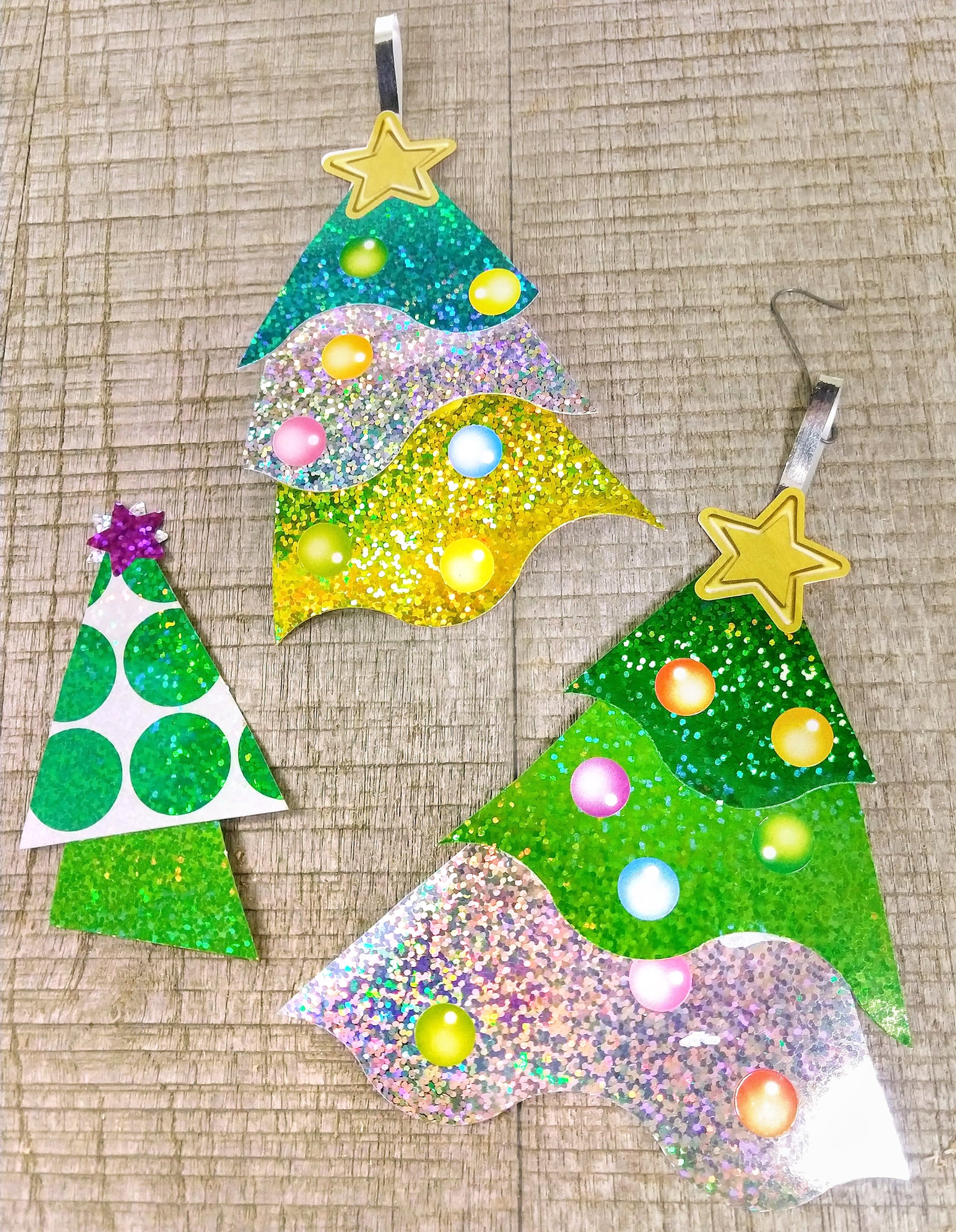 Tabletop paper Christmas trees decoration DIY project