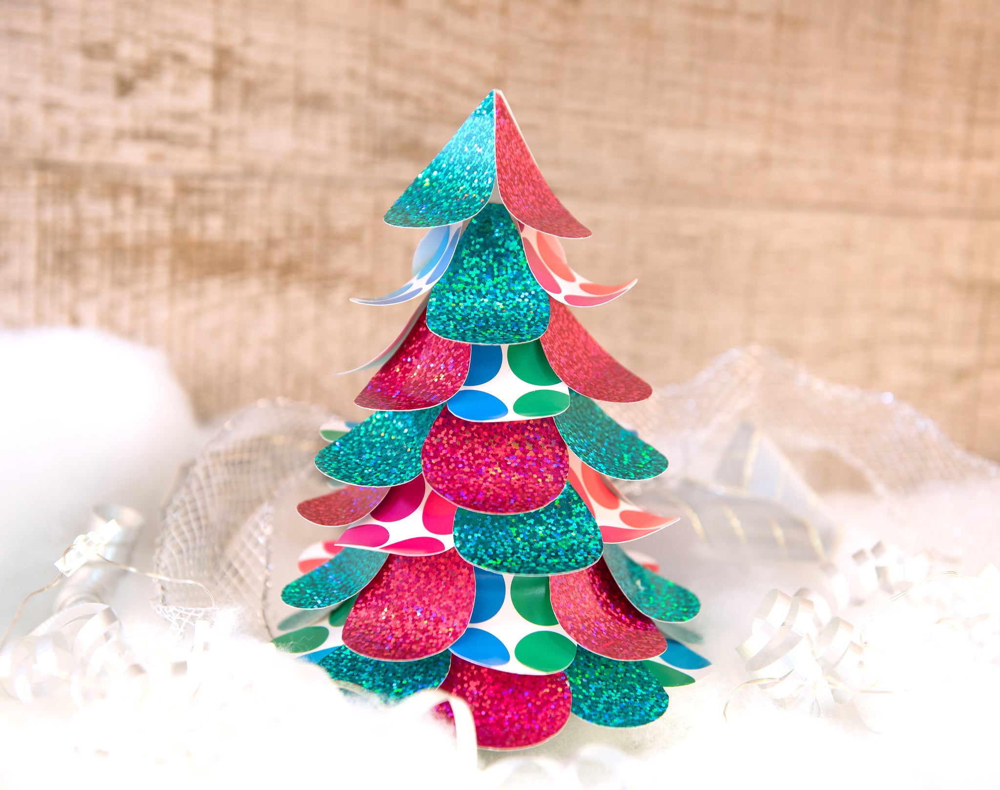 Tabletop paper Christmas trees decoration DIY project