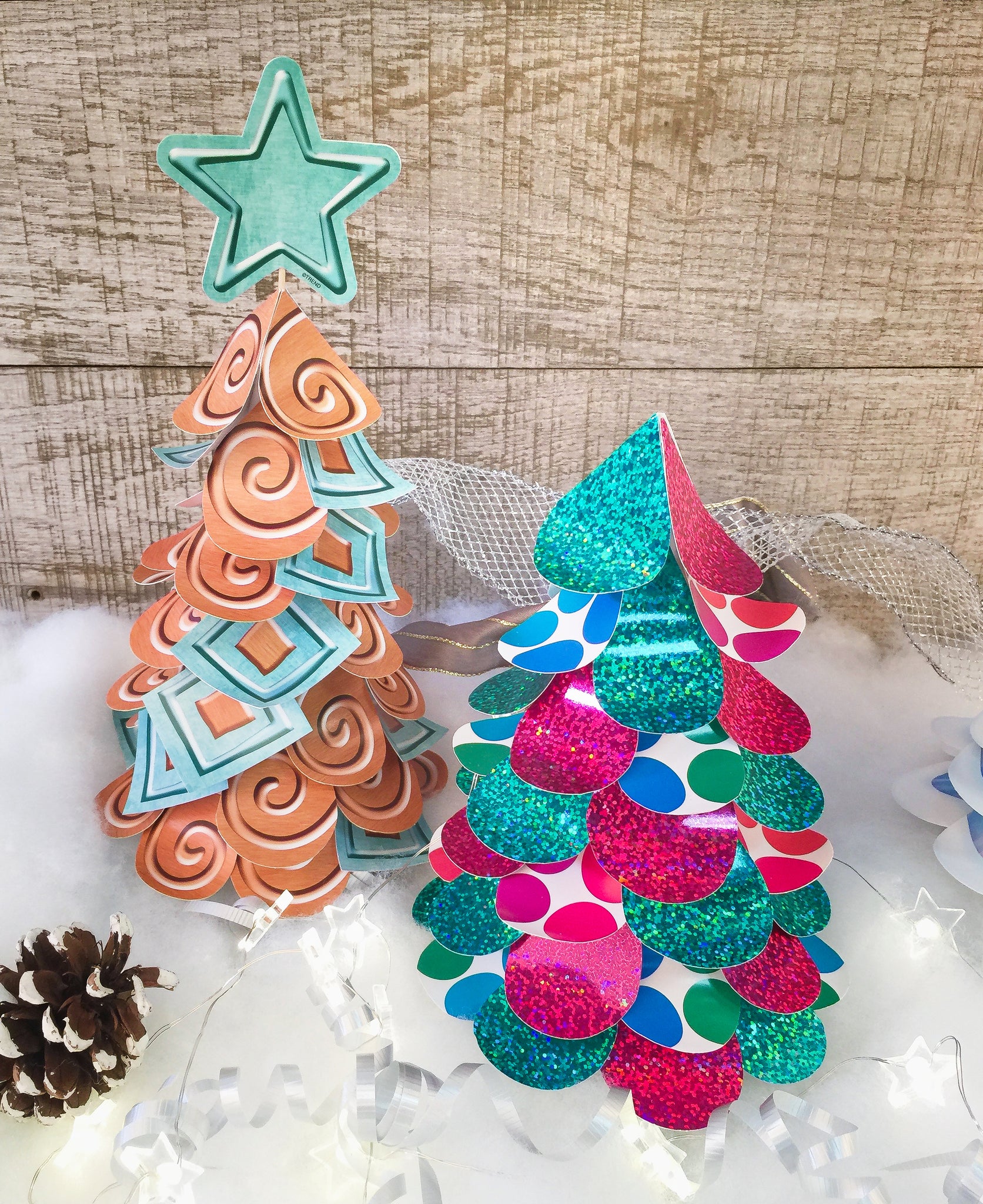 Tabletop paper Christmas trees decoration DIY project