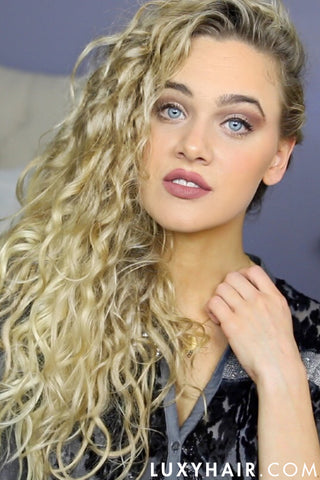 3 Easy Holiday Hairstyles for Curly Hair