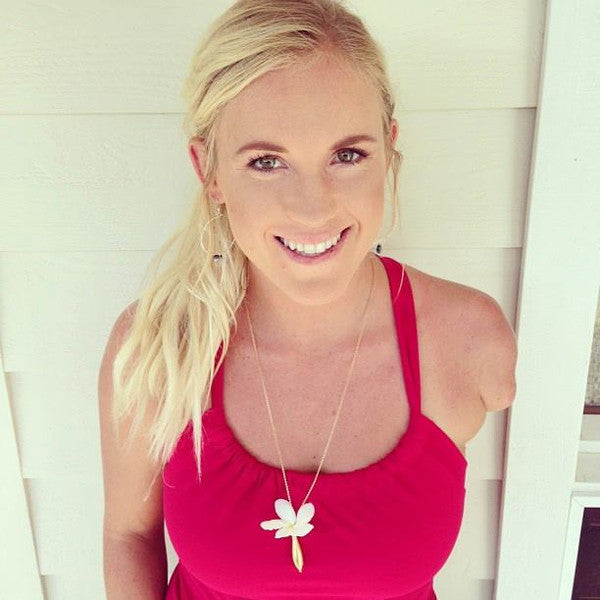 Bethany Hamilton wearing a Fleurings vase necklace with a small white flower l Pro Surfer Bethany Hamilton l Rip Curl 