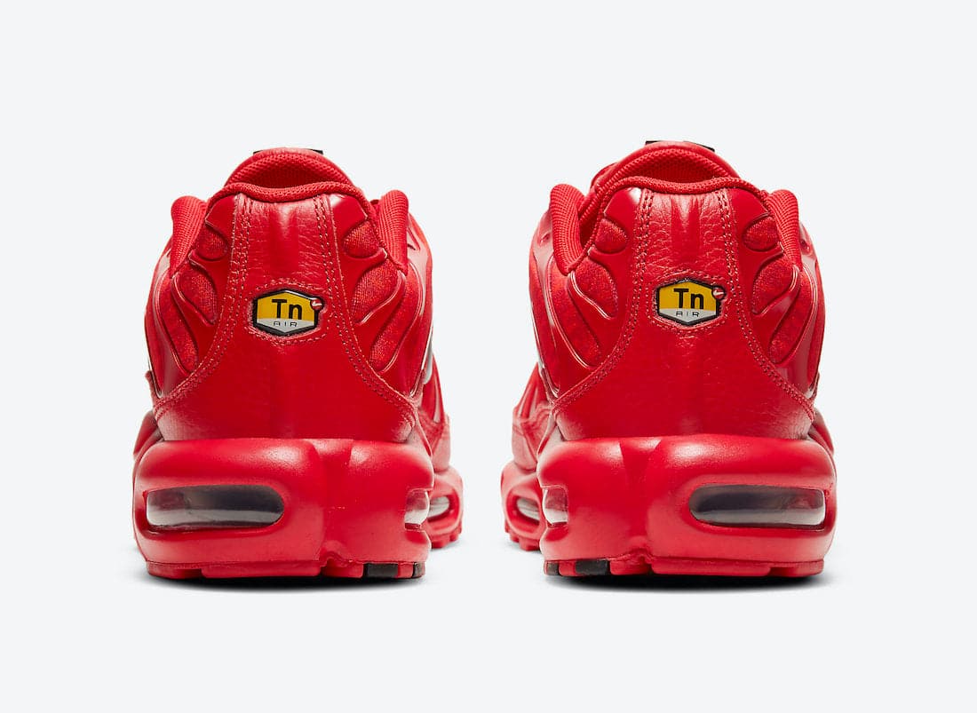 all red air max plus