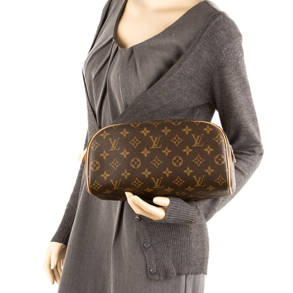 No.3925-Louis Vuitton King Size Toiletry Pouch – Gallery Luxe