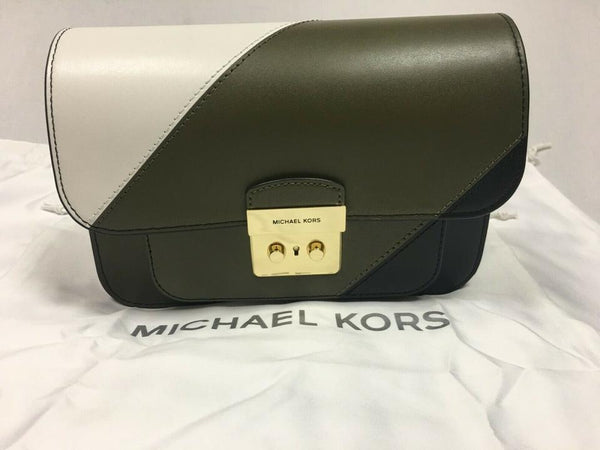 michael kors green and white purse