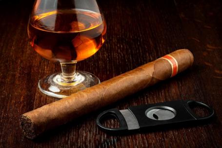 How Moisture and Humidity Affect Your Cigars
                        