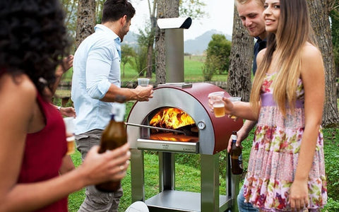 The ALFA 5 MINUTI Wood Fired Outdoor Pizza Oven will have you serving pizzas in 5 minutes