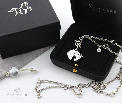 Solid 9ct white gold horse and equestrian styled chain necklace