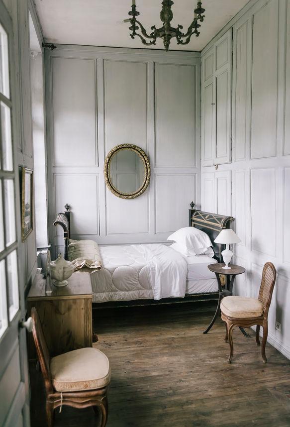 Here S Everything You Need To Know About French Provincial Interiors Bed Threads