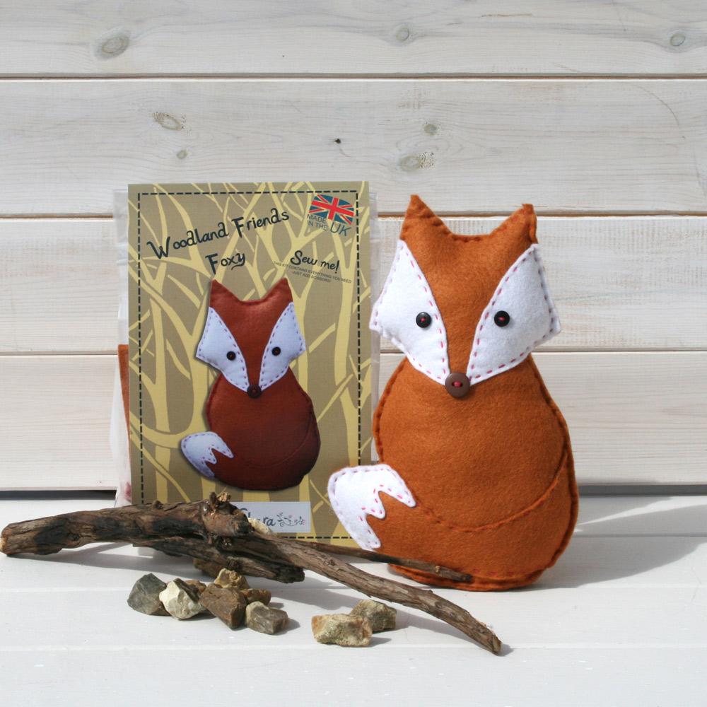Foxy Felt Sewing Kit