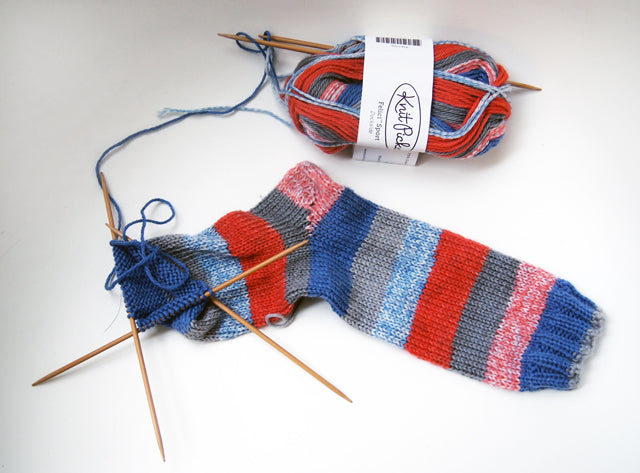 travel knitting | grainline studio