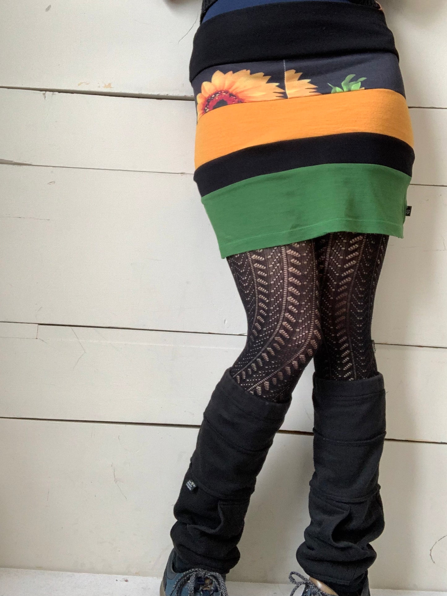 YELLOW, SUNFLOWER AND GREEN SKIRT (S-M)