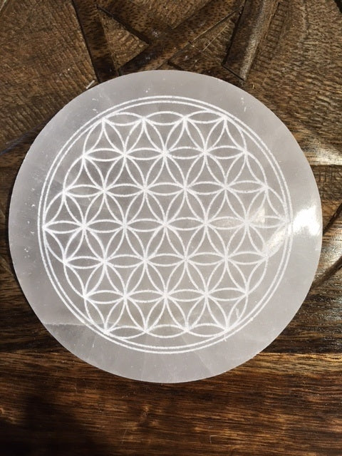 Selenite Round Charging Plate with Engraved Flower Of Life