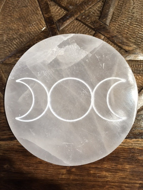 Selenite Round Charging Plate with Engraved Triple Moon