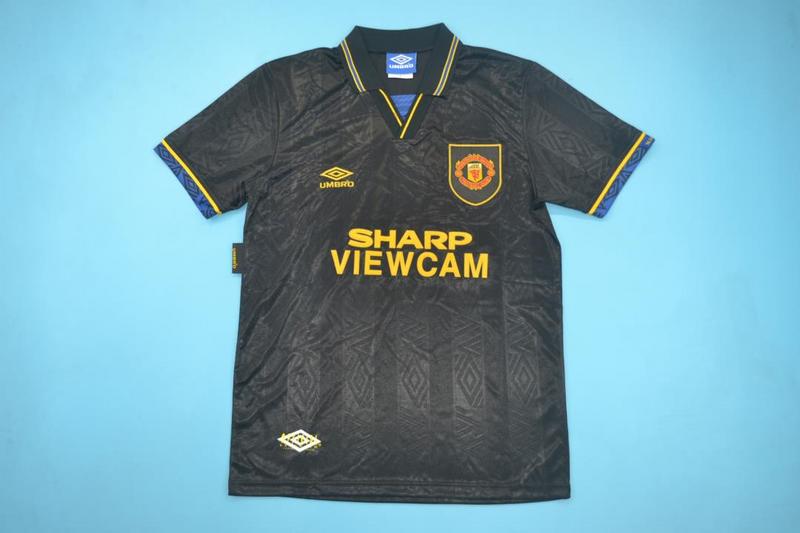 Manchester United Cantona Retro Jerseys, Men's Fashion, Activewear