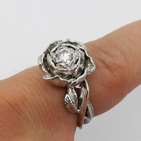 bague fleur diamant en or